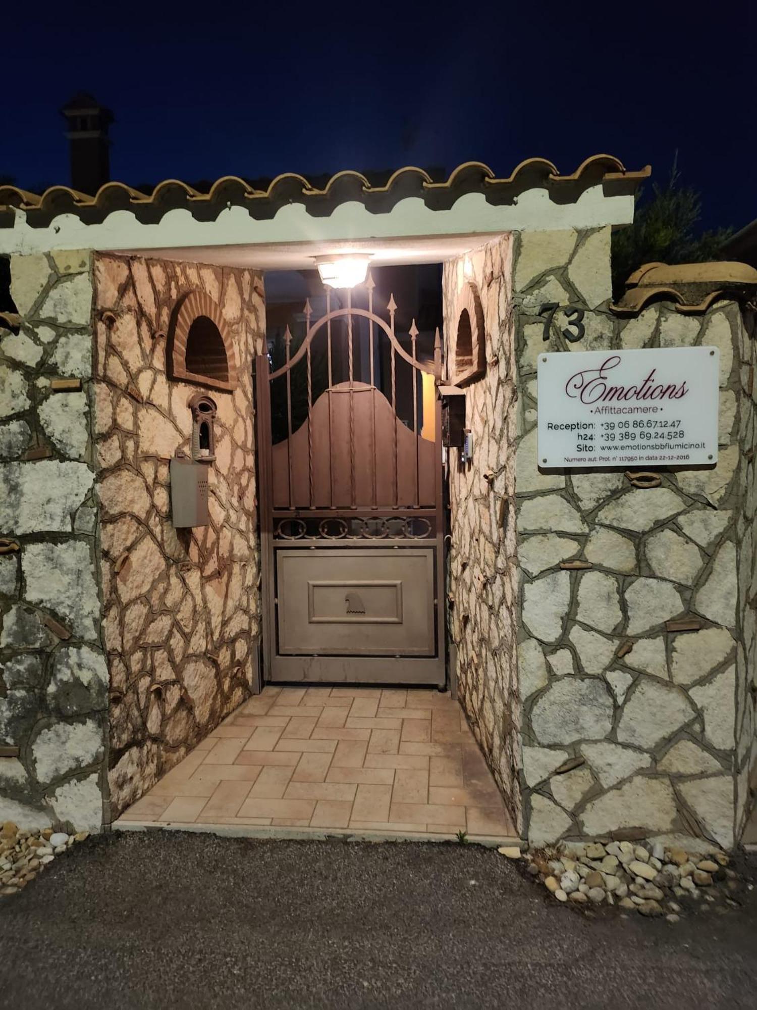 Bed and Breakfast Emotions Фьюмичино Экстерьер фото